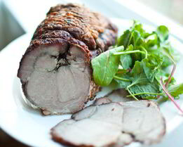 Рулет из баранины с сыром и мятой