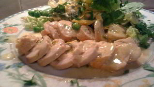 Рулет из индейки с сыром и зеленью