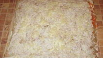 рулет из лаваша с колбасой