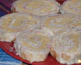 Рулет из лаваша с сыром и крабовыми палочками