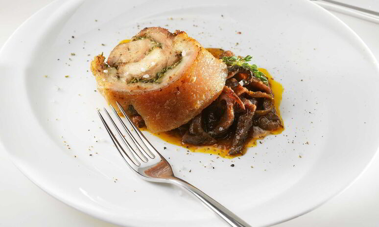 Рецепт рулет из свиной брюшины со скоблянкой из кукумарии