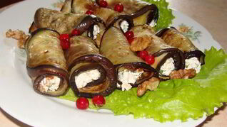 Рулетики из баклажанов с творожной начинкой