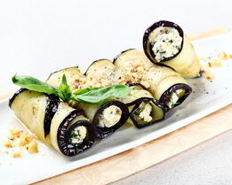 Рулетики из баклажанов с зеленью и сырным кремом
