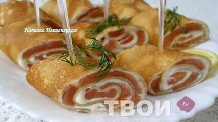рулетики из блинов с лососем