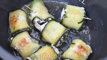 рулетики из кабачка с куриной грудкой в мультиварке