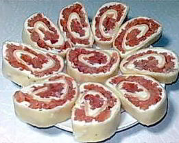 Рулетики из семги с сыром Улитки