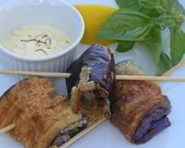 Рулетики из жареных баклажанов