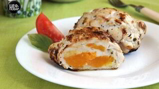 Рулетики куриные с консервированными персиками