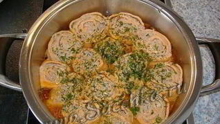 Рулетики в подливе