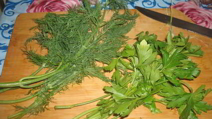 рулеты из баклажанов с беконом, сыром и зеленью