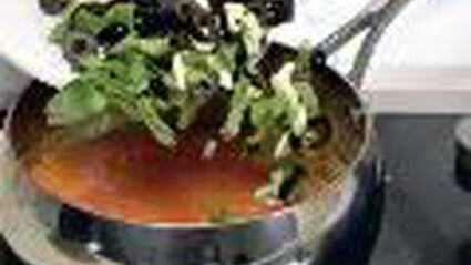 рулеты из лазаньи с сырной начинкой