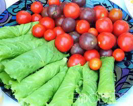 Рулеты из листьев салата