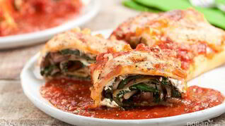 Рулеты с грибами и шпинатом