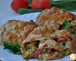 Слоеный рулет с ветчиной и сыром