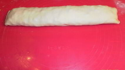 слойки-рулетики с зеленью, ветчиной и сыром