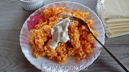 сырные рулетики с пикантной начинкой