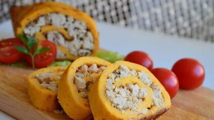 тыквенно-яичный рулет с куриной начинкой