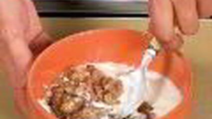 яичный рулет с копченой сельдью