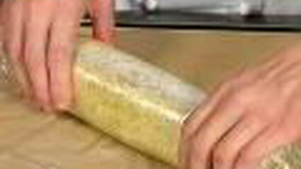 яичный рулет с копченой сельдью