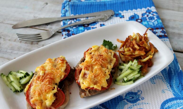 Рецепт свинина грибы помидоры сыр в духовке