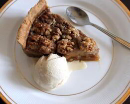 Банановый тарт с медом и грецкими орехами