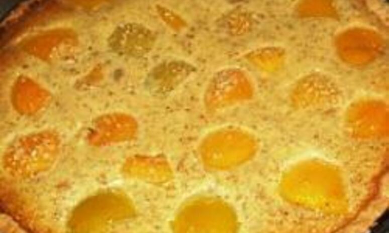 Рецепт французский миндальный тарт с консервированными персиками