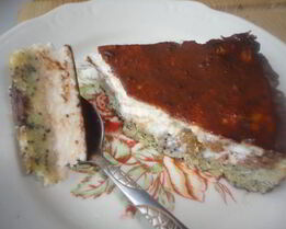 Маковый тарт с творожным суфле и ганашем