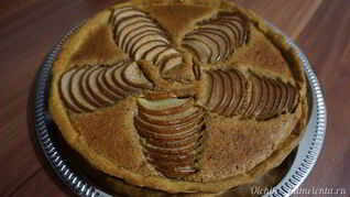 Тарт с грушами и миндалем