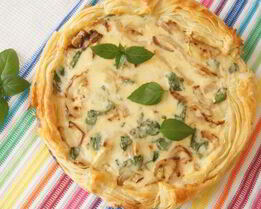 Тарт с кабачком и базиликом на слоеном тесте