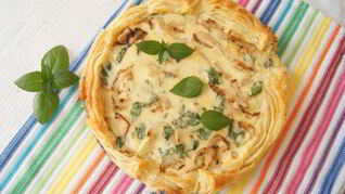 Тарт с кабачком и базиликом на слоеном тесте