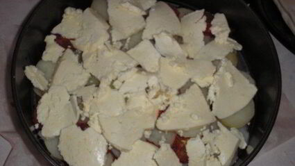 тарт с картофелем, сыром и помидорами