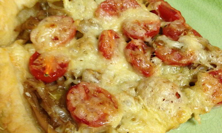 Рецепт тарт с луком порей и помидорами черри