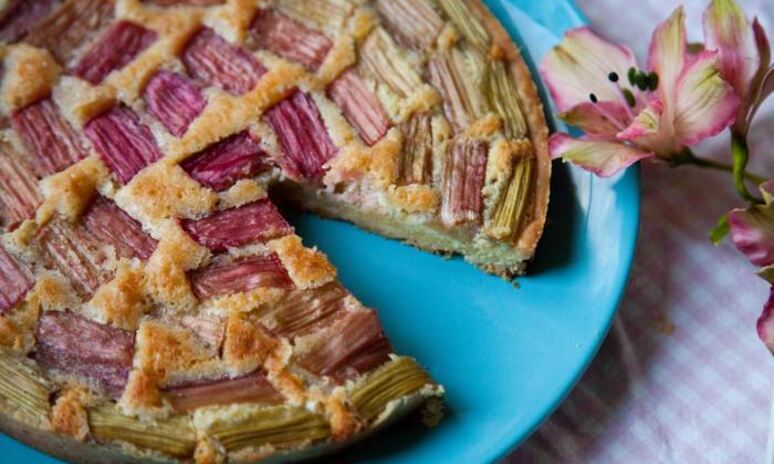 Рецепт тарт с ревенем и миндалем