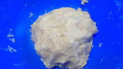 тарт с шоколадным кремом и сливами