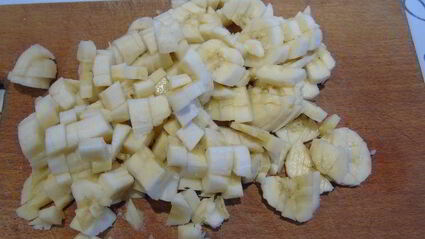 тарт с шоколадным кремом и сливами