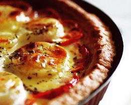 Тарт с томатами и луком