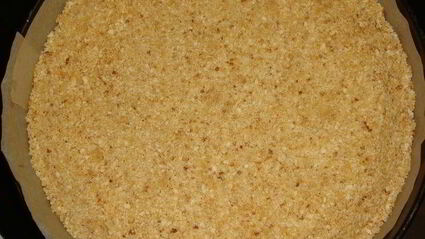 тарт с творогом, джемом и меренгой