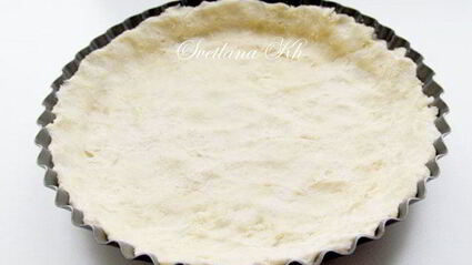 тарт со сливами и марципановой заливкой