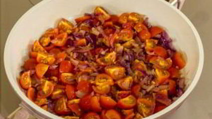 тарты с помидорами и луком