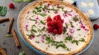 Творожный тарт с малиной