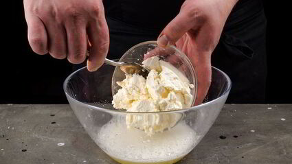 творожный тарт с малиной