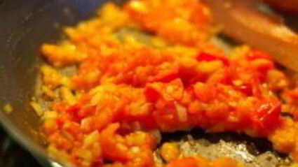 яичница с помидорами