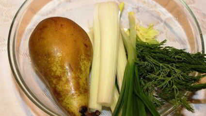 закуска из авокадо, груши и креветок