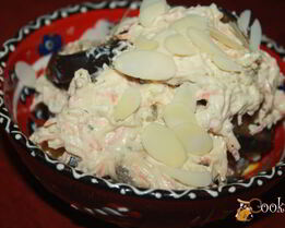 Закуска из баклажан с сыром, морковью и миндальными лепестками