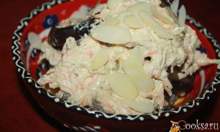 Рецепт закуска из баклажан с сыром, морковью и миндальными лепестками