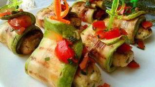 Закуска из кабачков с рыбой на шпажках