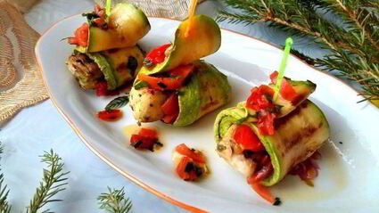 закуска из кабачков с рыбой на шпажках