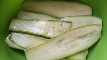 закуска из кабачков с рыбой на шпажках