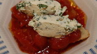 Закуска из творога с томатами