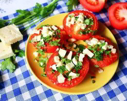 Жареные помидоры с сыром